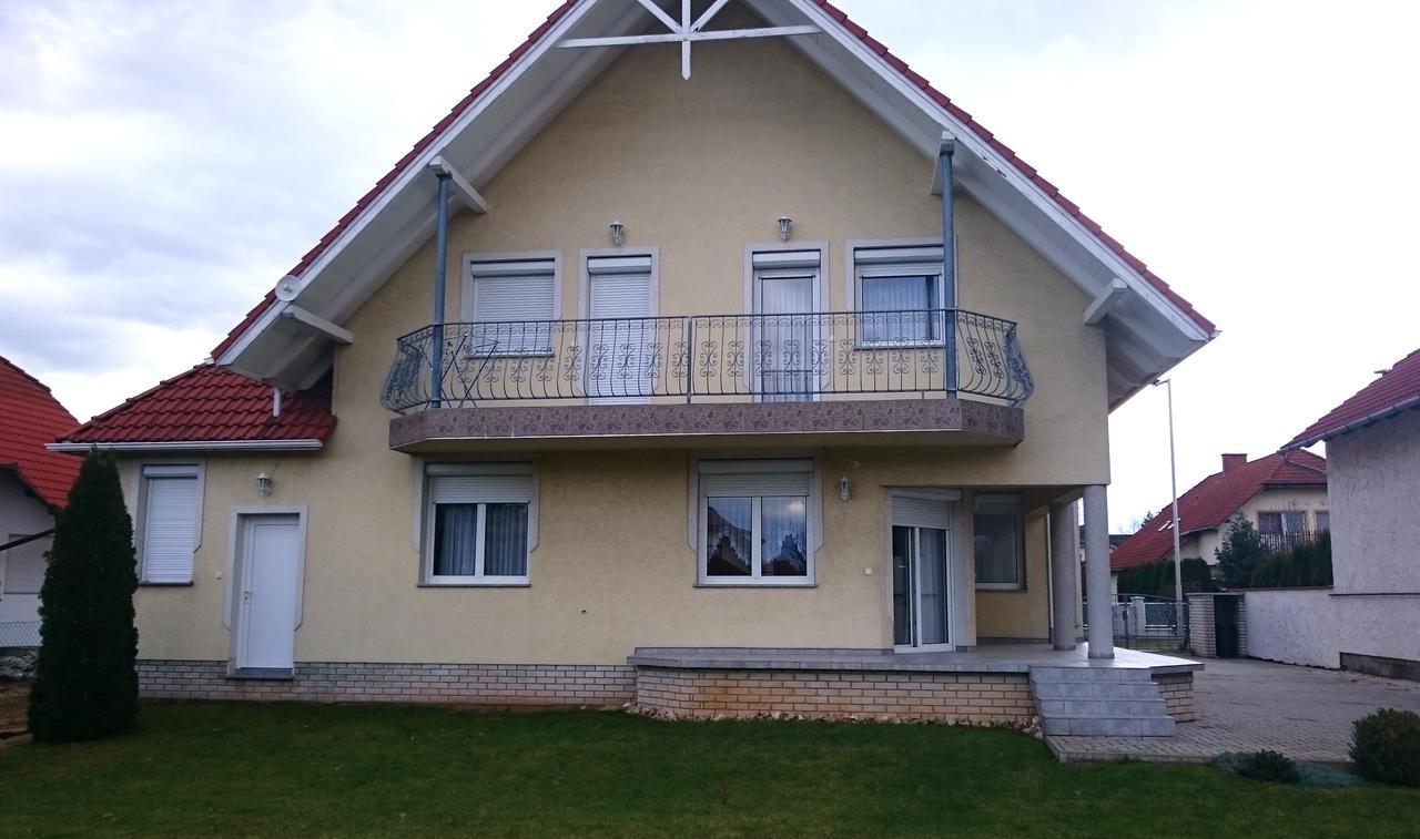 Natalie Appartment Bük 外观 照片