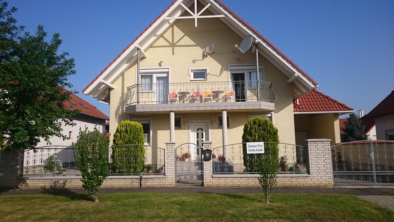 Natalie Appartment Bük 外观 照片